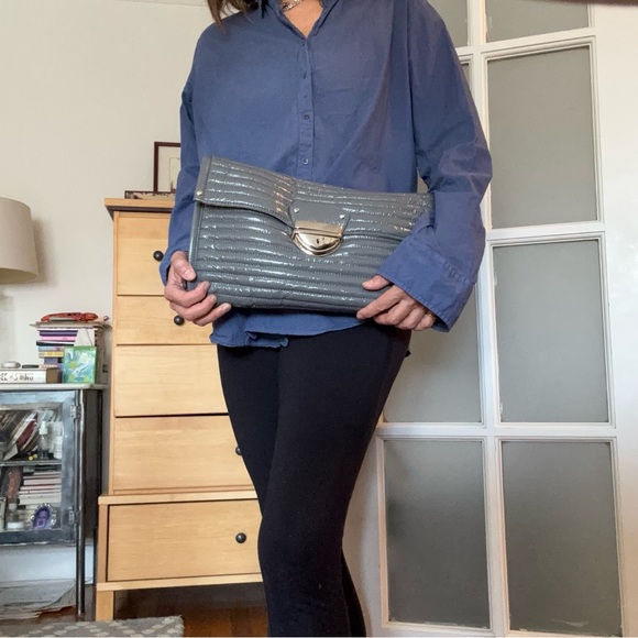 Cynthia Rowley Oversized Gray Puffy Quilted Patent Leather Clutch & Crossbody - Picture 2 of 16